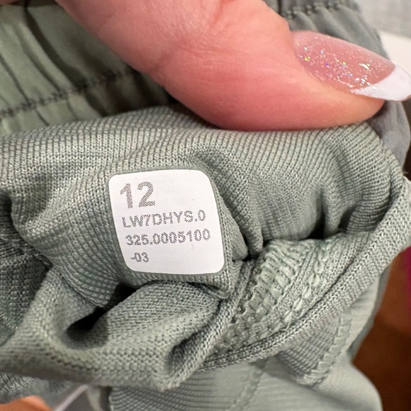 Lululemon Hotty Hot High-Rise Lined Short 2.5" Chroma Drift Green Multi / Palm C - Picture 9 of 10